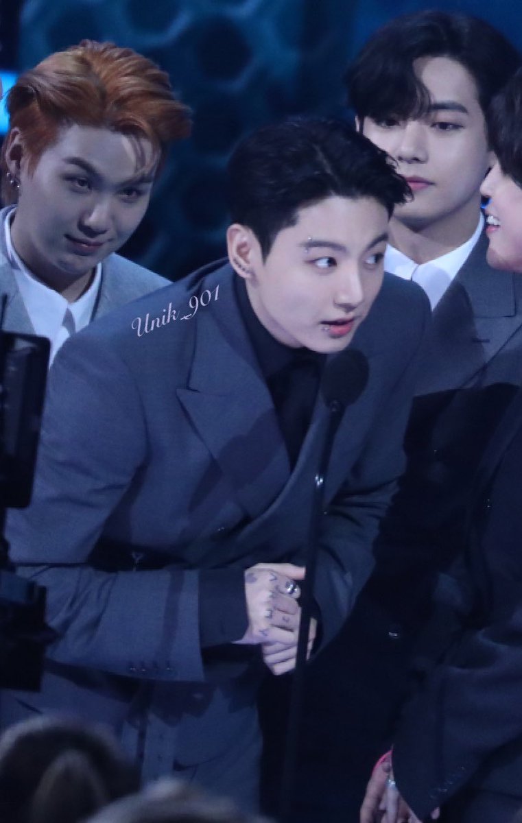uniK_901's tweet photo. 20211121 AMA in LA  💕🥺

#방탄소년단 #정국 #황금막내 #꾹이 
#BTS #JUNGKOOK #KOOKIE  
@BTS_twt https://t.co/SBKFKfmksx