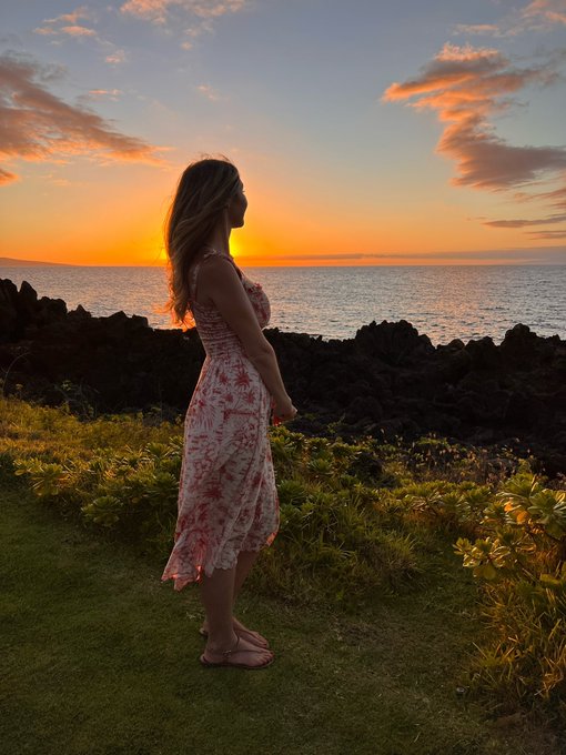 ✨Sun Goddess✨ https://t.co/MDmc12VSIL