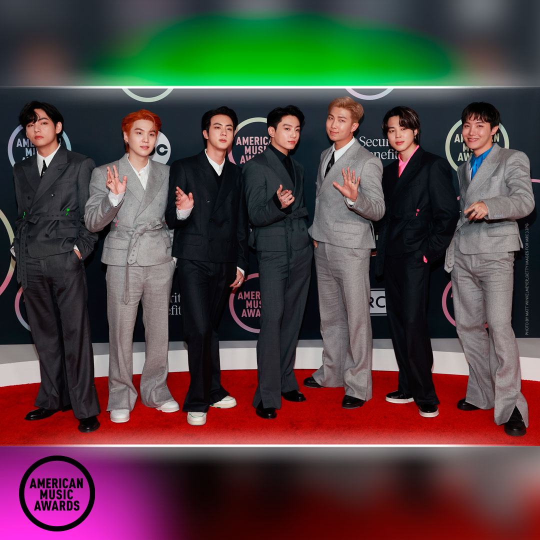 Polynailea's tweet photo. Esperando su próxima actuación... 
#BTSxAMAs #AMAsBTS  #AMAs #AMAs2021 #btsareamazing  #BTS_Butter https://t.co/sA3ob5InVl