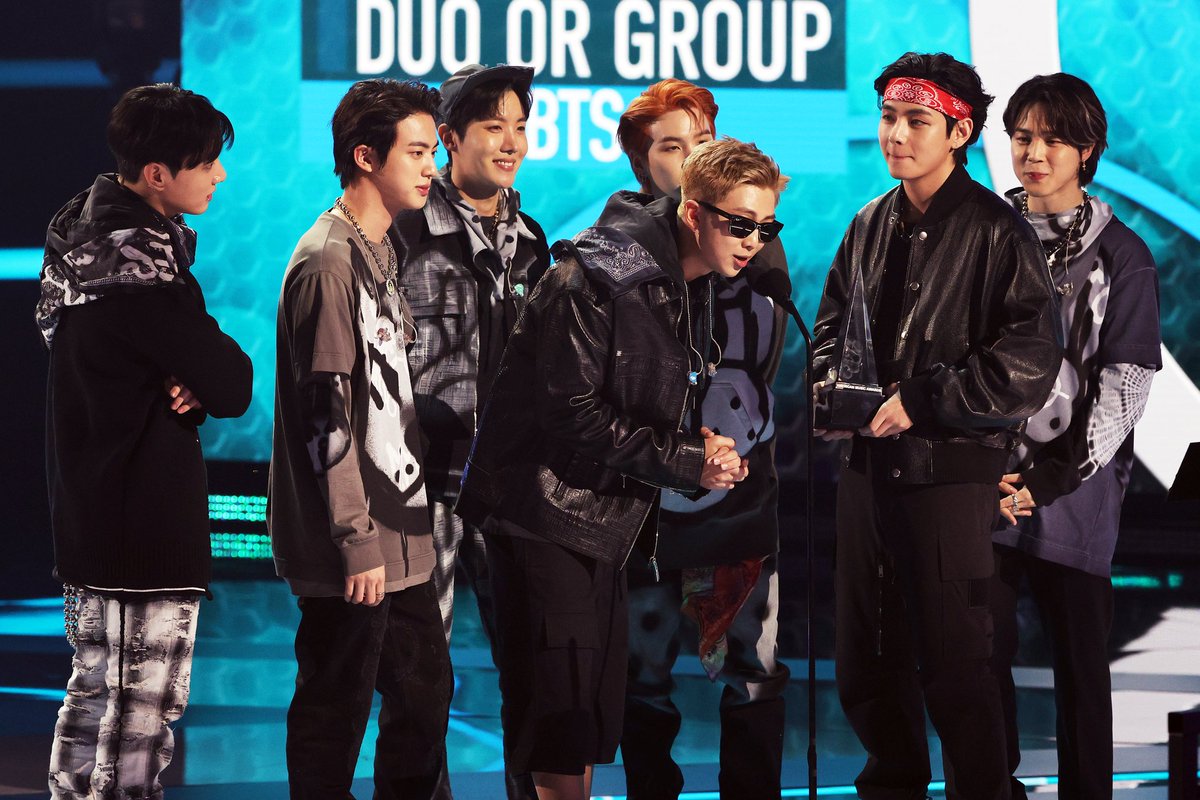 Friendshipvfb1l's tweet photo. เราไม่ขอไรมาก คนละรีพอค่ะ ดันไปเลย 

🔥🔥🔥🔥🔥🔥🔥🔥🔥🔥🔥🔥

#BTSxAMAs BTS #AMAsTNT @BTS_twt https://t.co/fGi3xEa24v