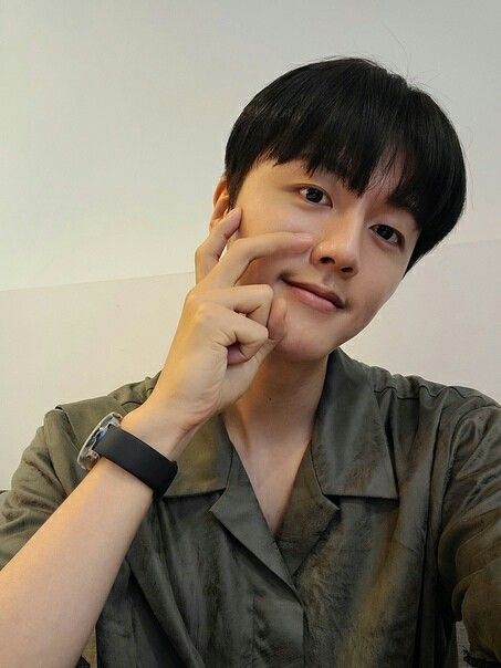 hourly youngbin 🍀 tweet media