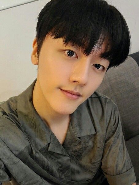 hourly youngbin 🍀 tweet media