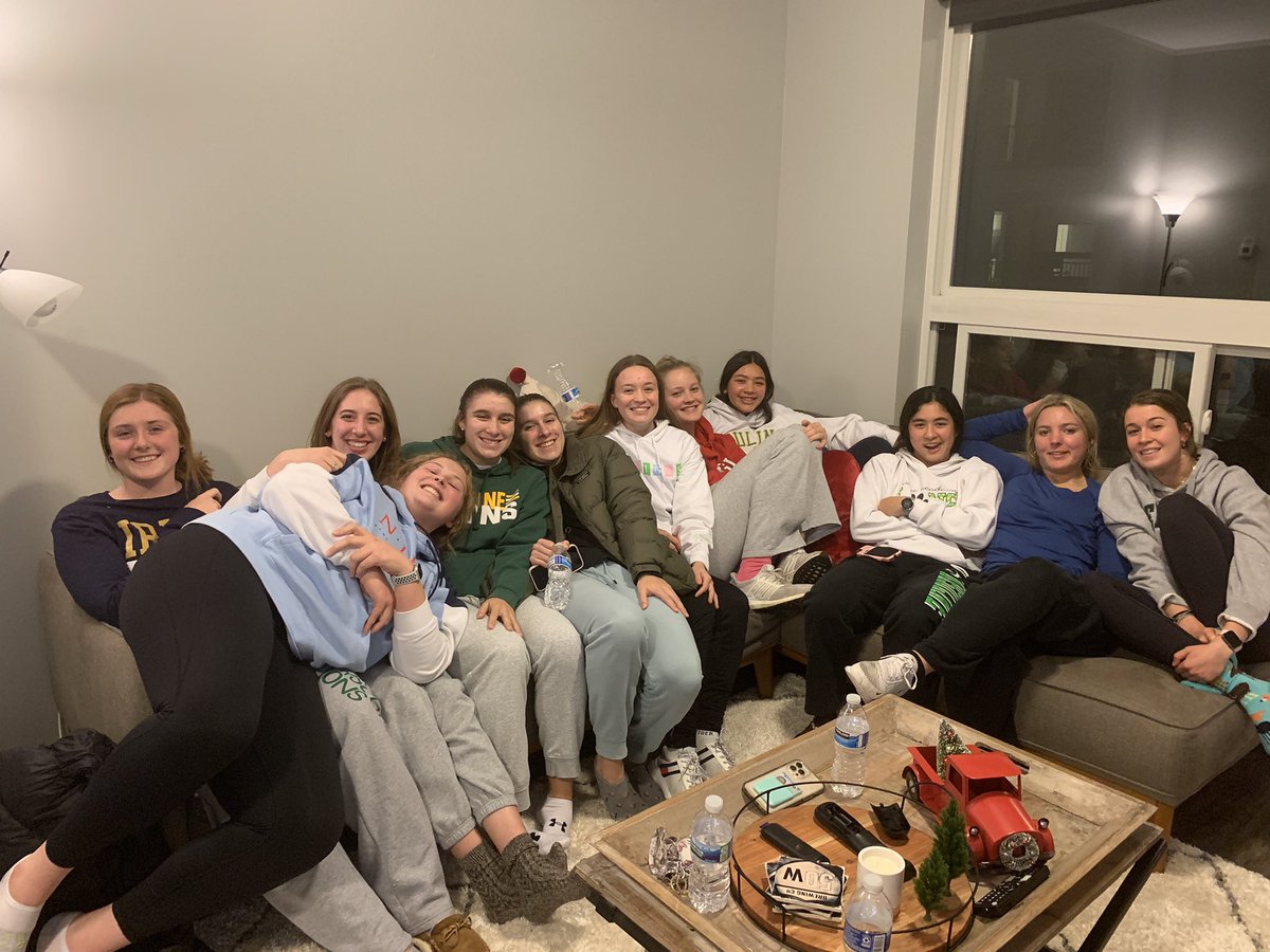 UA_BBALL's tweet photo. Team bonding and setting goals for the season! #tminus2days https://t.co/eM0vDznGoM