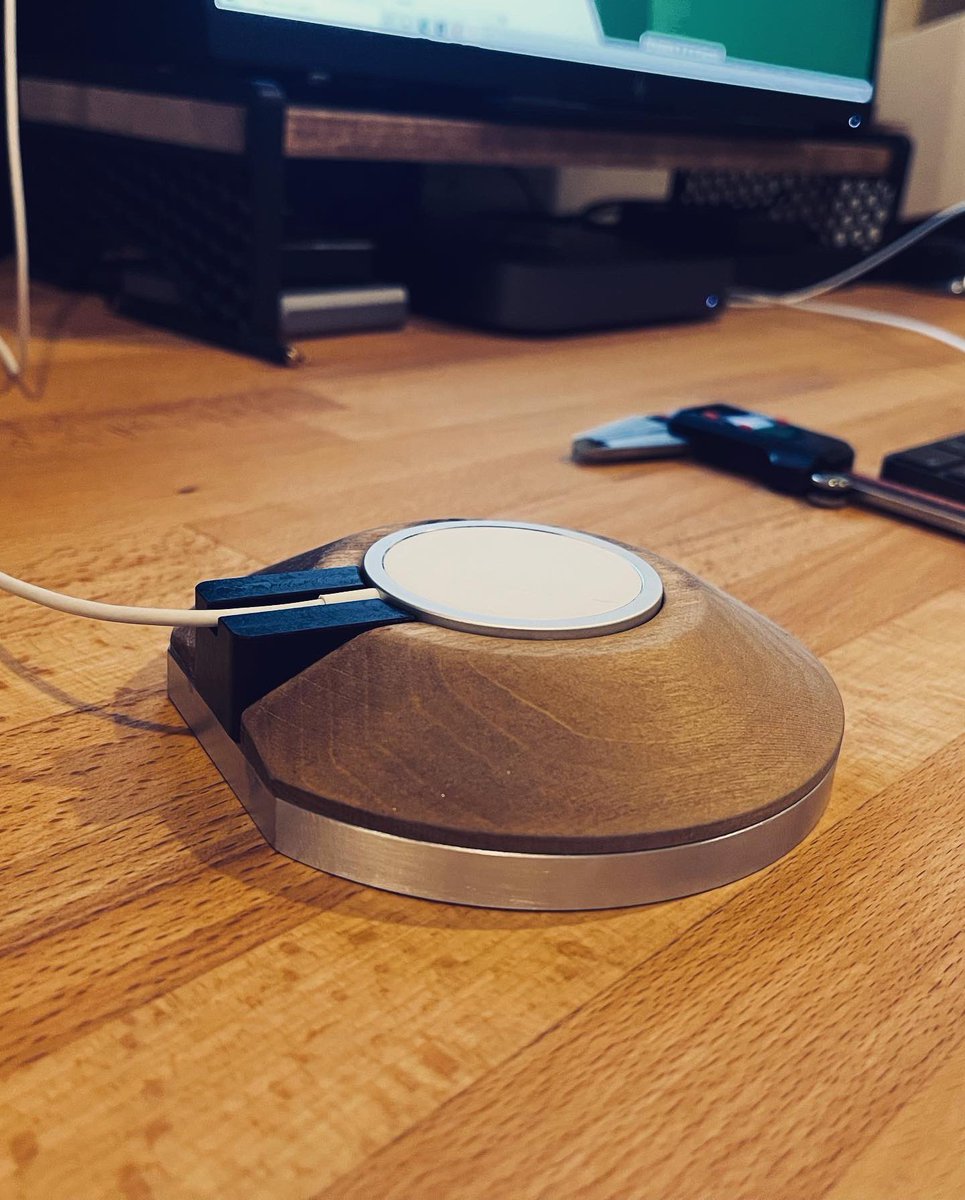 tmhough018's tweet image. 6061, Delrin &amp;amp; wood.
Modeled in #solidworks
Cam in #fusion360
Cut with #bantamtools desktop CNC