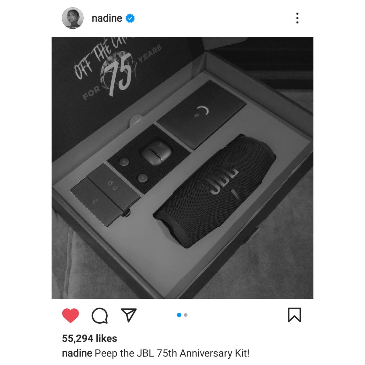 sph_svt's tweet photo. Nadine's IG update

Peep the JBL 75th Anniversary Kit!

Join @JBLPh’s contest and get a chance to win the kit.
Head on over to their official FB page for more details.

#JBLPH #DaretoListen
#JBL75 #JBLCharge5 #JBLTourProTWS https://t.co/tP6fQOflQ2