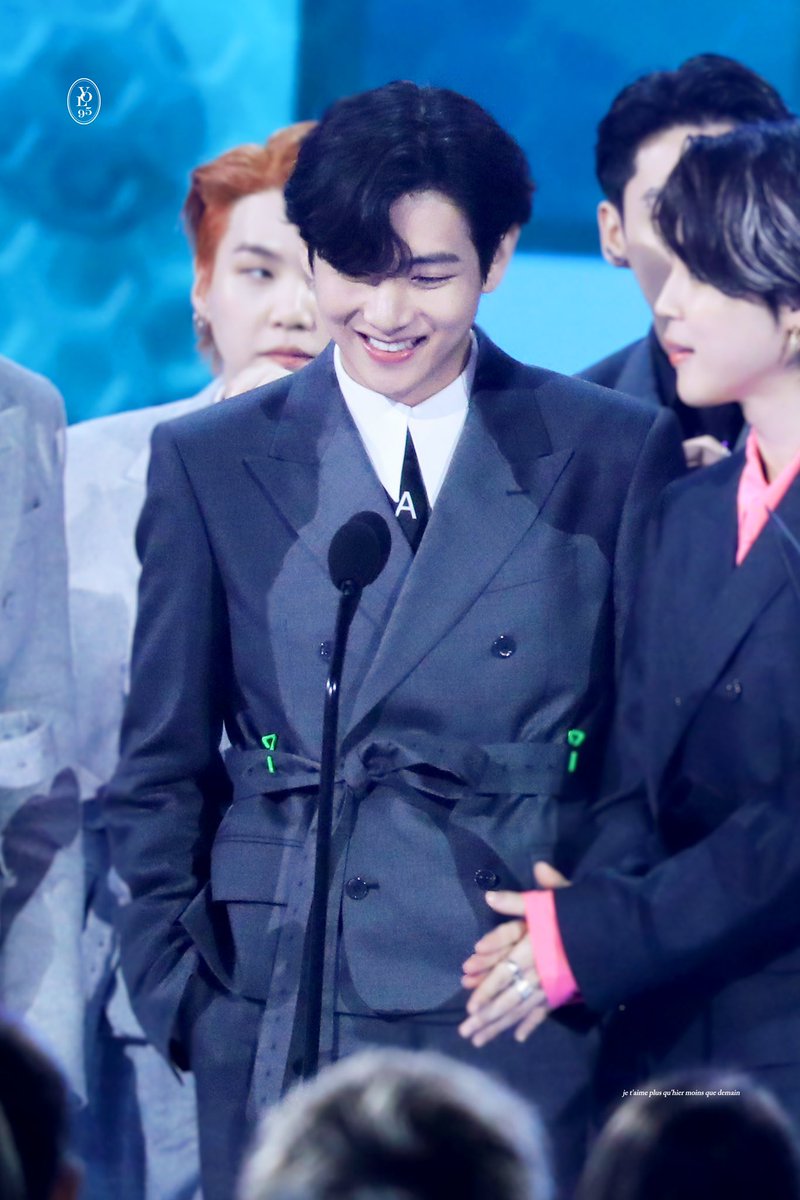 visionoflove_95's tweet photo. 21121 AMA

🥺🥺🥺🥺🥺🥺🥺🥺🥺🥺
#방탄소년단 #BTS #V #뷔 
#TAEHYUNG #태형 @BTS_twt https://t.co/9UA7dbrMvv