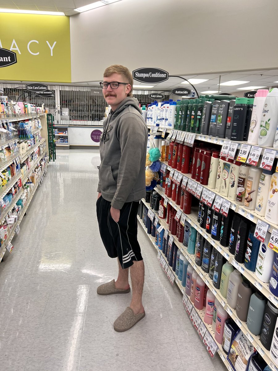 shakethatROUMPH's tweet photo. My bff wore my slippers to the store. 😂😍 https://t.co/cLpyWaQxsb