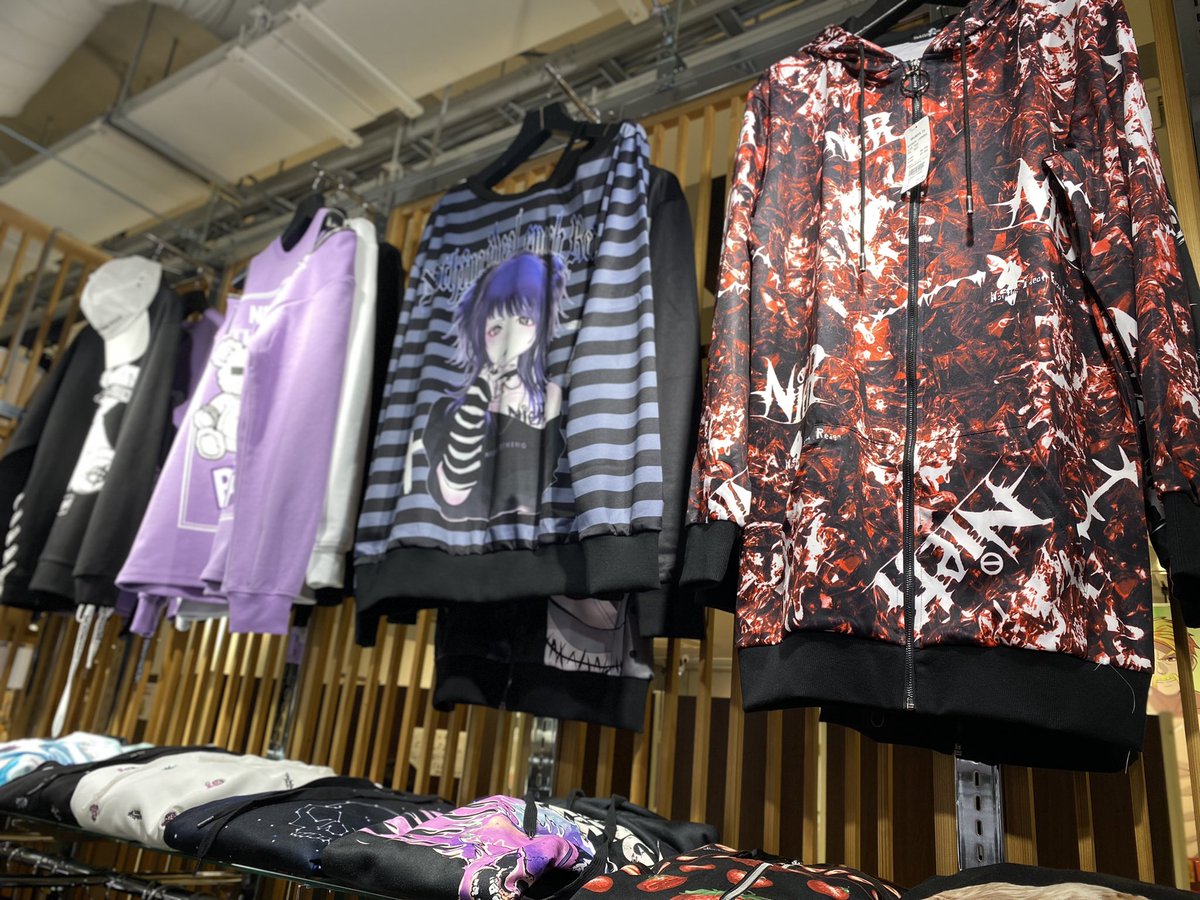 yuki_hydey's tweet photo. SHIBUYA ZY.オープンしてます👈

新作アウター早くも品薄になってきました😱😱

冬物まだの方はお早めに💨

カッコよくコーデできるアイテム揃えてお待ちしてます👀

#shibuyazy
#BUFFALOBOBS
#NieR_tokyo https://t.co/kJOLAa2lf8