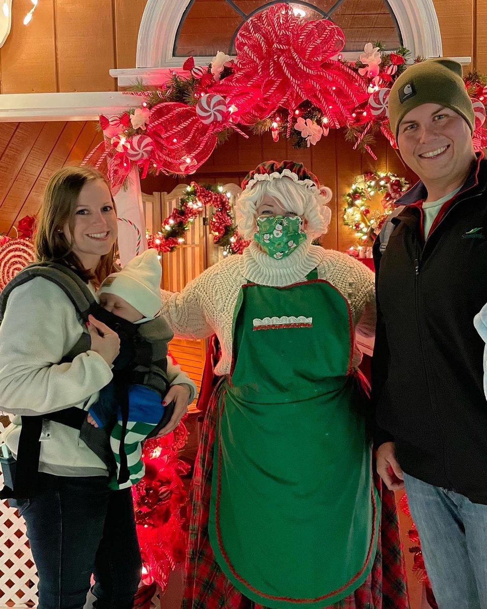 MTL_CSZumpettaK's tweet photo. Making memories with a little holiday fun!β€οΈπ #zumpettaszone #augustjames #tistheseason https://t.co/AzZf2hMH7I