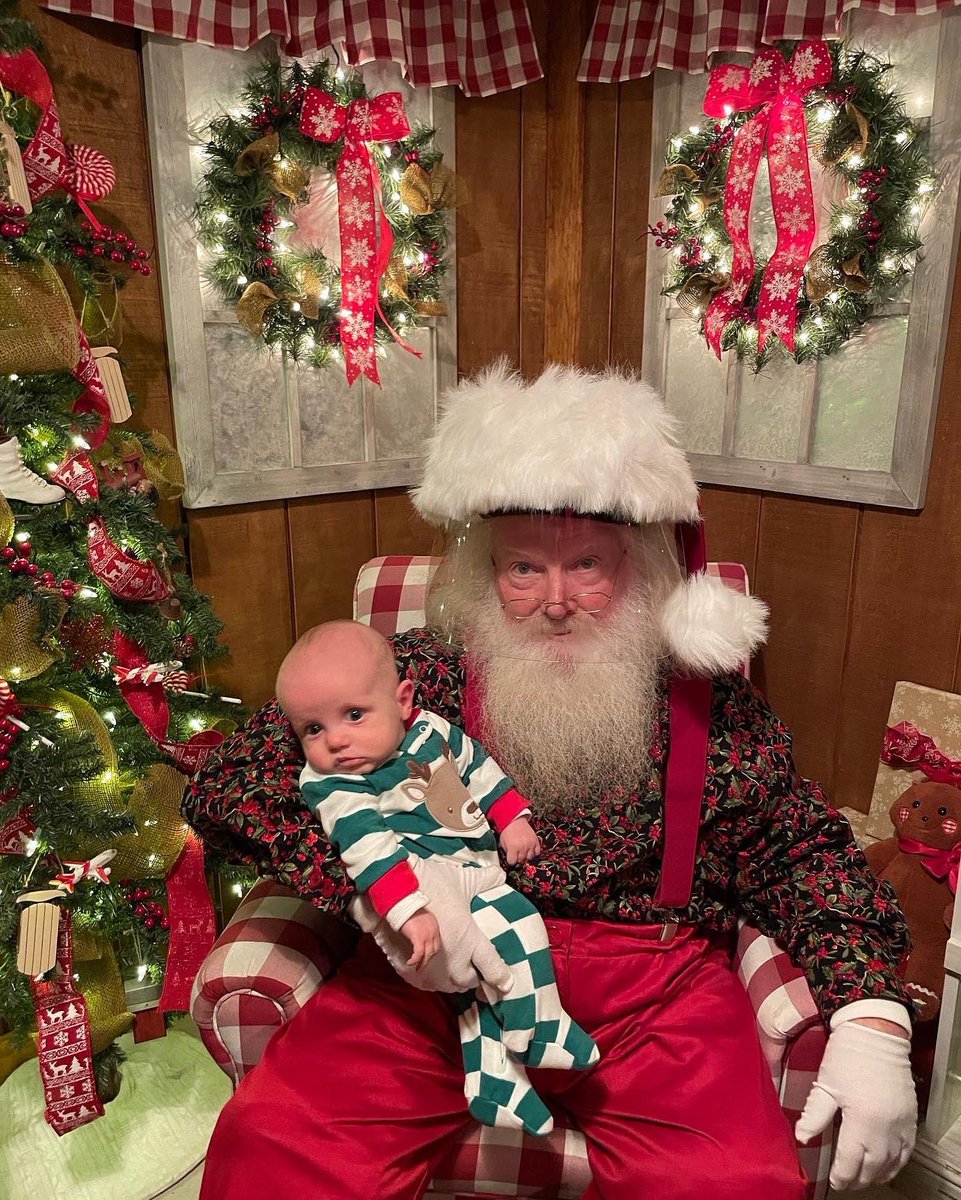 MTL_CSZumpettaK's tweet photo. Making memories with a little holiday fun!β€οΈπ #zumpettaszone #augustjames #tistheseason https://t.co/AzZf2hMH7I