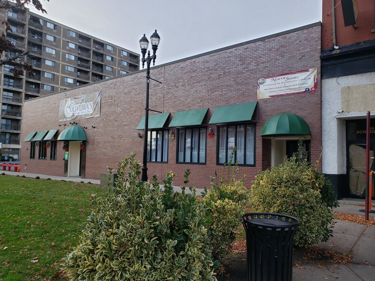 MaEverett's tweet photo. Oliveira's Steak Bar and Grill returns! 158 School Street, Everett, Ma https://t.co/dYI4mzwkYu