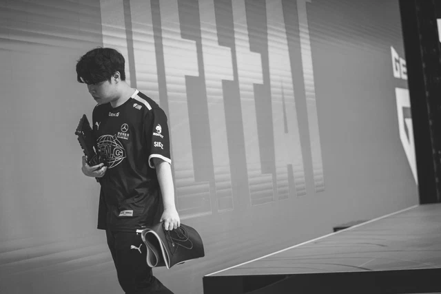 Vkgameone's tweet photo. 【VKGAME】Clid thậm chí còn nói rằng một vài quản lý của Gen.G đã có những hành động gây tổn hại tới tinh thần của các tuyển thủ trong năm vừa qua.
#VKGAME #LMHT #ESPORTS https://t.co/WeOhR7CZyI