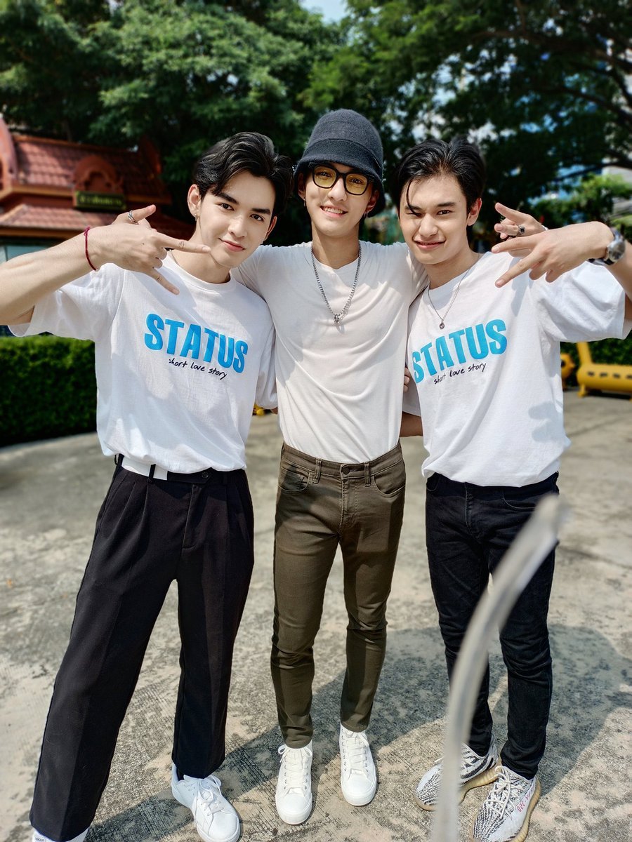 boyslove_arg's tweet photo. Ayer se celebró la ceremonia de mérito para comenzar las grabaciones de #StatusTheSeries el nuevo BL de MindTrio y AB Group.
Estará protagonizada por Rossi Nonthakorn como Inn y Non Ratchanon como Ming, los mismos actores de su cortometraje previo #OnceInMemory
#blseries https://t.co/qct1DFVrXR