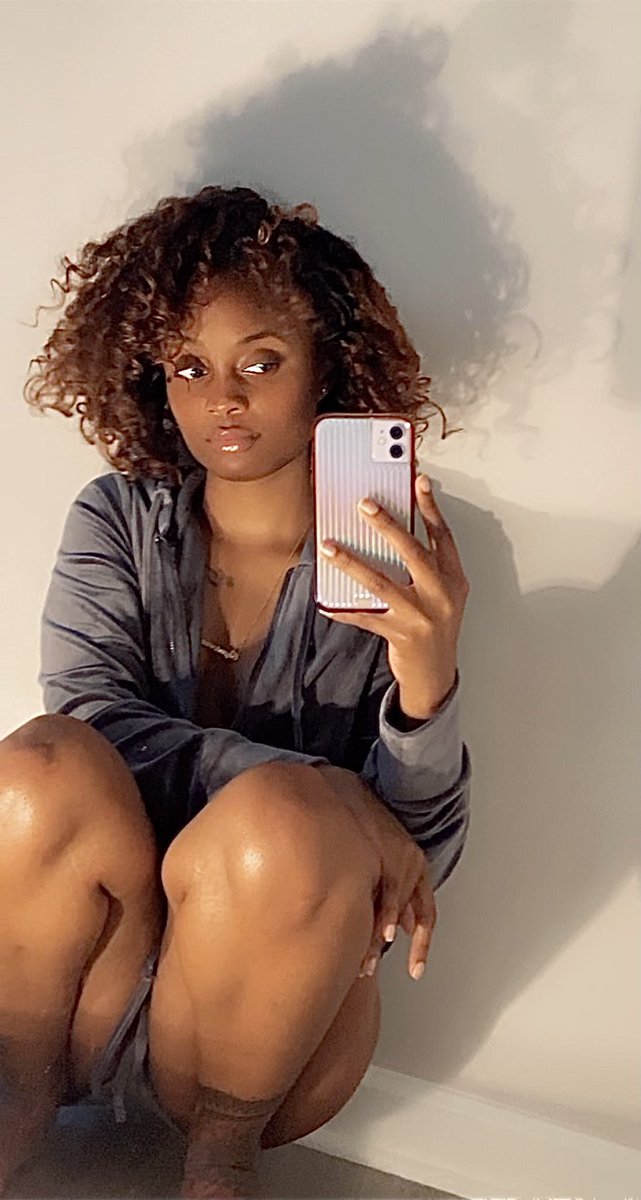 ohdaisha's tweet photo. Real Hair !! Get @prettyliltwin to grow ya hair #growinghands guru !! https://t.co/HA9EfJ91ma