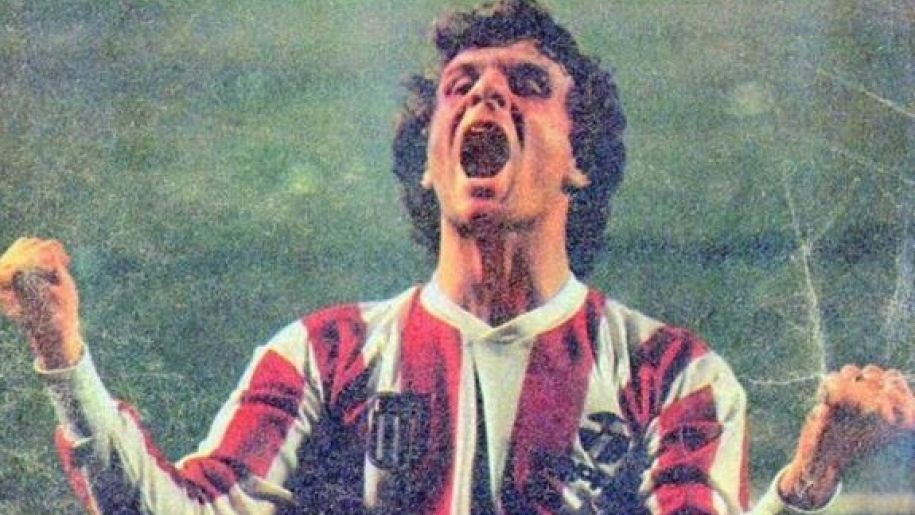 somosradioam530's tweet photo. 👉#LosMejoresDeSiempre #21Años
"Ahora cualquiera de los chicos puede tener una pelota, pero cuando éramos chicos, en el barrio había una sola y la tenía el más patadura que siempre iba al arco" 
#HugoGottardi a @elflacorinaldi https://t.co/gNGS5nTu5X