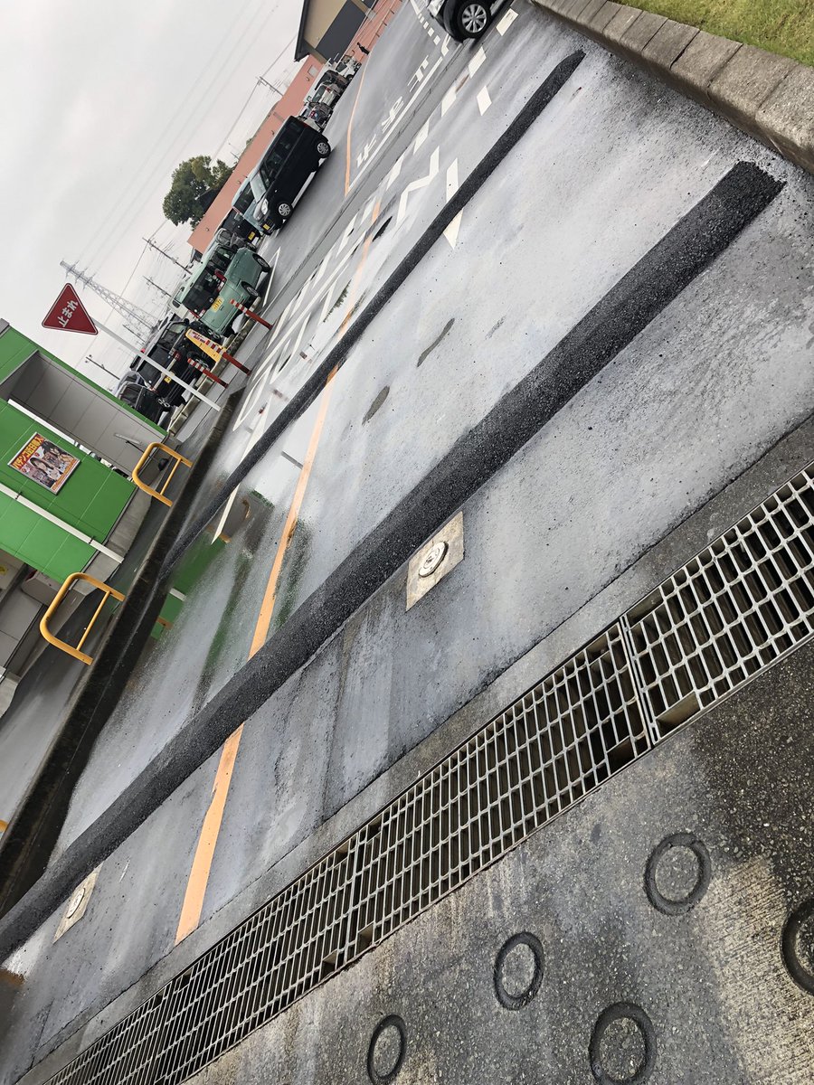 GMCAMARO37's tweet photo. wow地下終了のお知らせ https://t.co/tgCifsuX6o