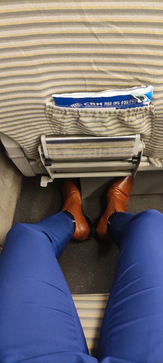 福利姬A哥分享的黄推图片2 - 网红私拍内容