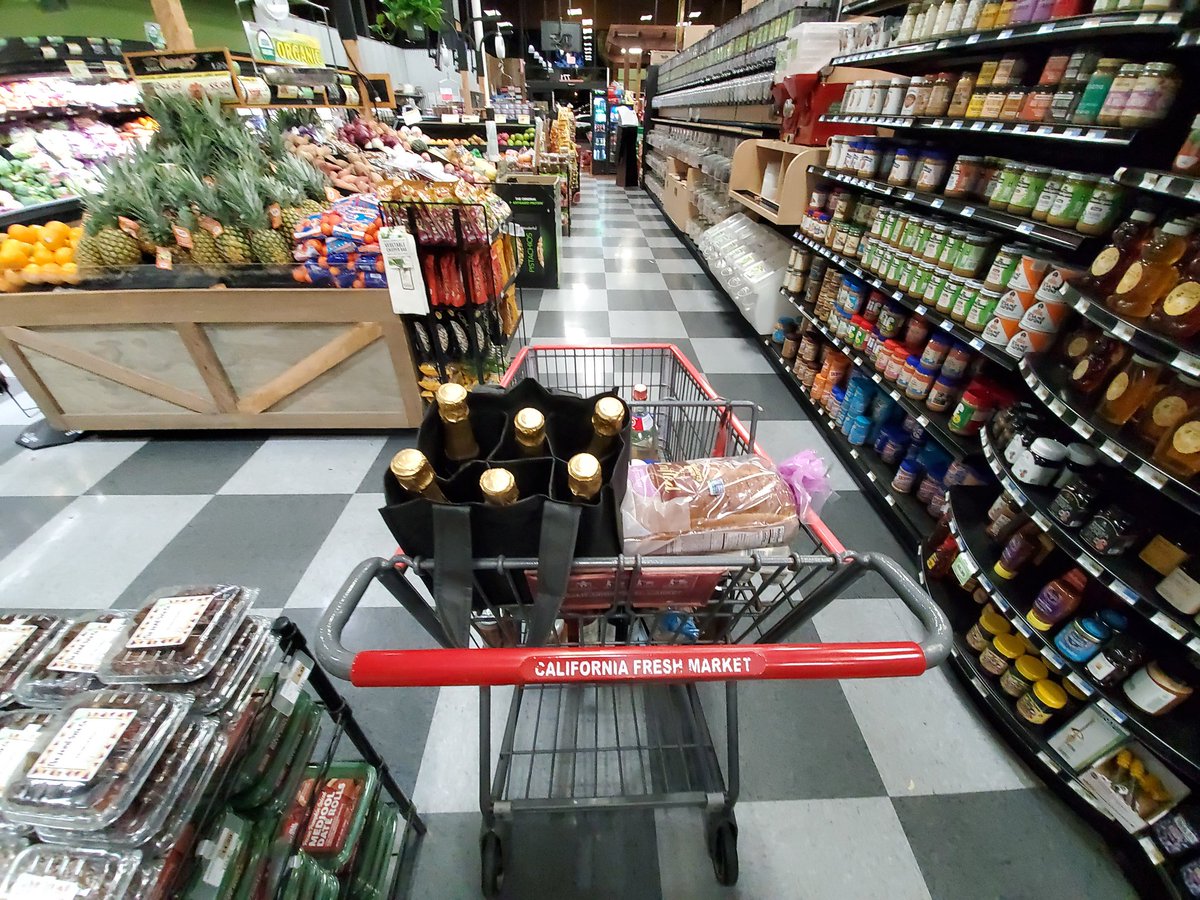WiLD1061's tweet photo. Getting holiday ready @CaFreshMarket https://t.co/gieNAQaTR6
