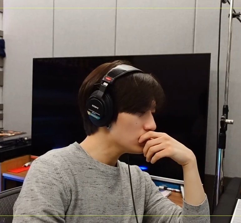 hourlyjhn's tweet photo. Boyfie!! > . < https://t.co/jlp8tFKJ0w