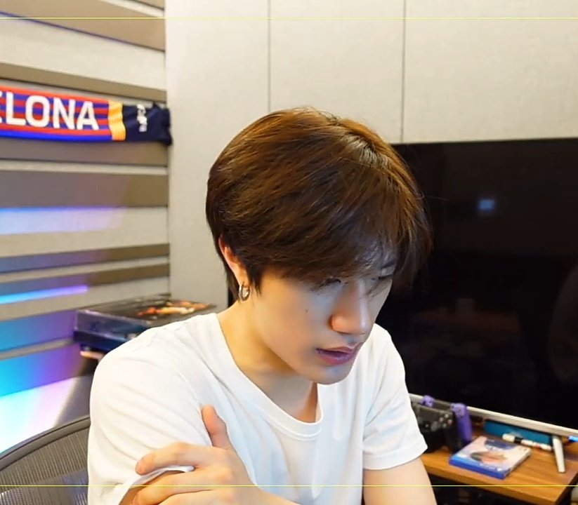 hourlyjhn's tweet photo. Boyfie!! > . < https://t.co/jlp8tFKJ0w