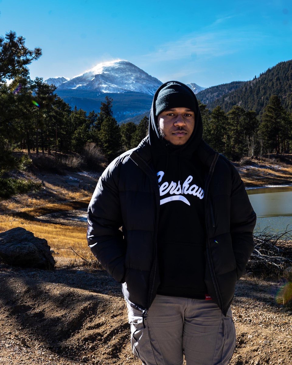 yokahlil's tweet photo. Rocky Mountains ⛰ https://t.co/07TPoVvU5r
