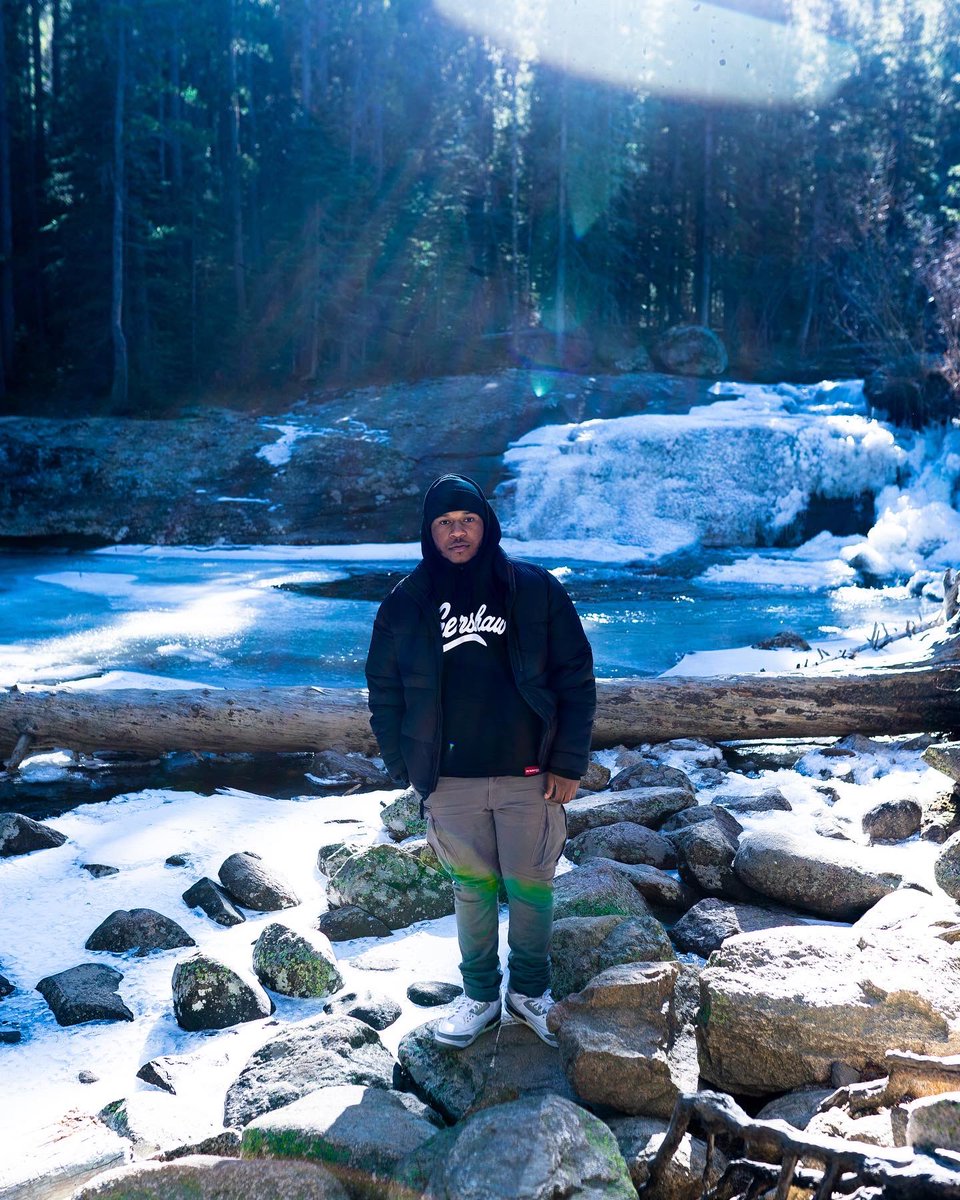 yokahlil's tweet photo. Rocky Mountains ⛰ https://t.co/07TPoVvU5r