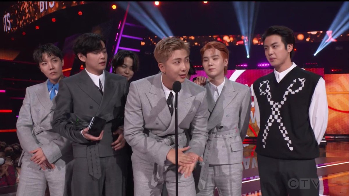 bangtanboysph's tweet photo. Congratulations, @BTS_twt for winning
🏆 Favourite Duo/Group (3x in a row)
🏆 Favourite Pop Song - Butter
🏆 Artist Of the Year 

and for becoming the first and only asian/korean artist to received such award in #AMAs history! Proud and Grateful is an understatement! 🌟 https://t.co/n91iKDdb6j