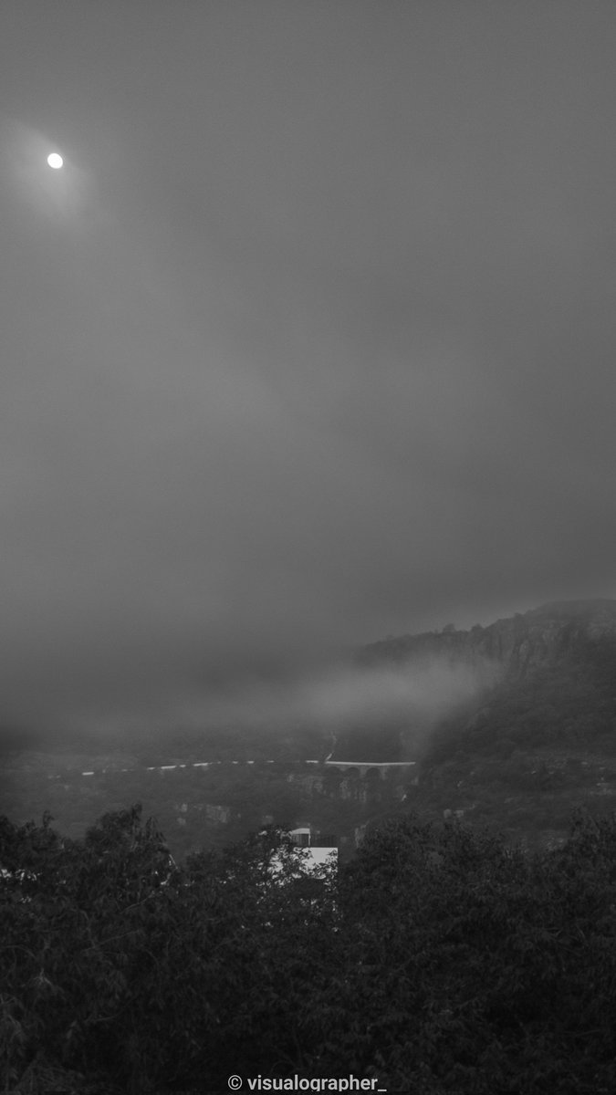 visualographer's tweet photo. Gm #NFTCommunity from a foggy place in Tirupati 
. 
Show your favorite morning shots 👍
. 
@mudhitmehr @yayavaar2401 @mnish_rgr 
. 
#foggy #tirupati #nft #NFTartists https://t.co/Fdr8NdMgZw