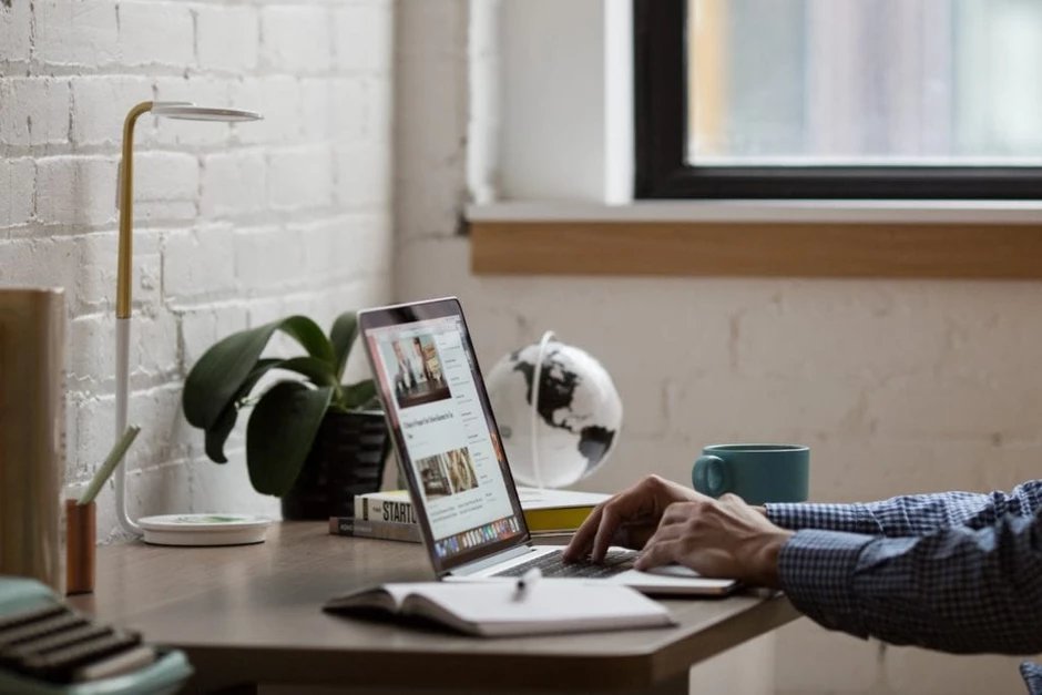 Data_hut's tweet photo. The practice of posting fake reviews about businesses can harm both the companies and the consumers who get influenced into purchasing the product or service. Here's what eCommerce brands can do to combat the issue of fake reviews.

https://t.co/rUFskF8HxI https://t.co/xbgcLWHP08