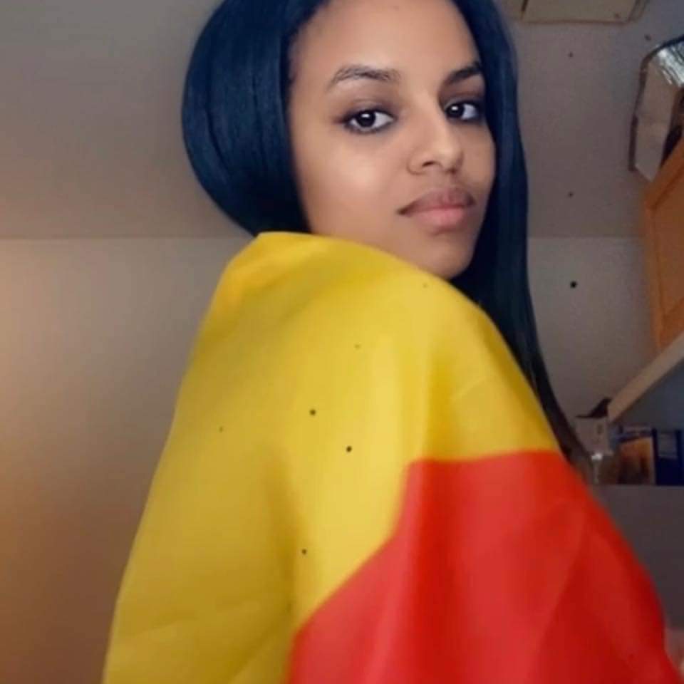 yemane89650000's tweet photo. "Do not touch me, Bitch do not pull my hair. I have every right to be here. This is public area. These are gonocide supporters. 🇪🇹 is starving 5 million Tigrayans including my mother and younger siblings.”
#Samrawit 
Boston who stood against thousands of genocide supporters. https://t.co/RXghpueoIl