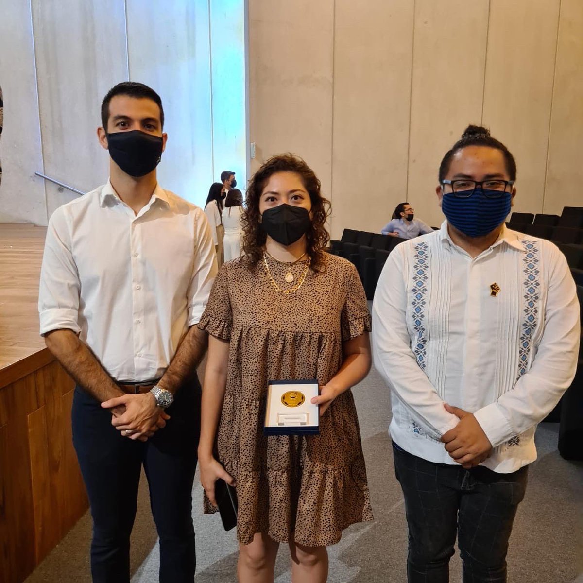 JornadaDh's tweet photo. Hoy entregamos la medalla “Gabriel Mendez Alfaro 2021” al mérito juvenil y labor social a Grisel Ancona, quien impulsa a mujeres al emprendimiento profesional a través del uso de tecnologías. !! Gracias por ser inspiración @GabrielMendezA !! https://t.co/es7OQSGSs9