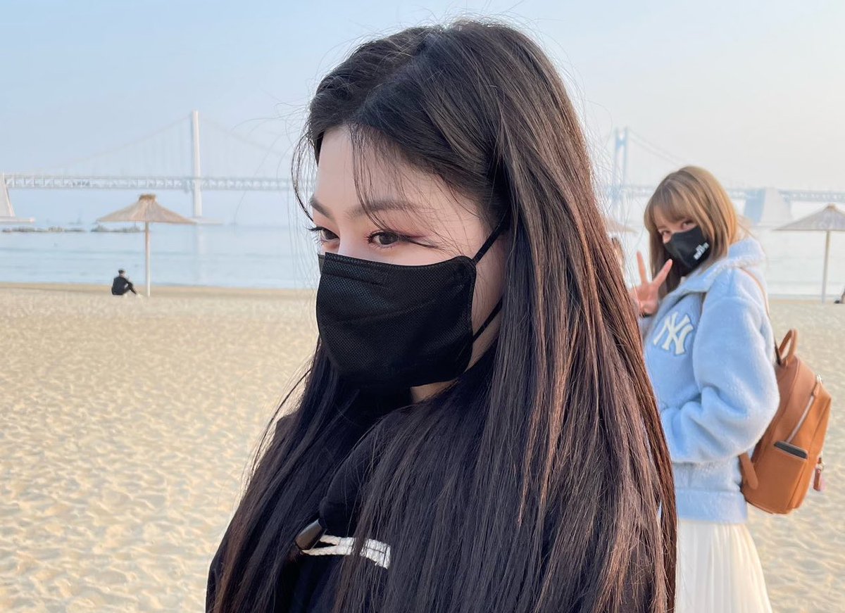 seeunthinker's tweet photo. how can she be so pretty?? https://t.co/wjETgwLbG0