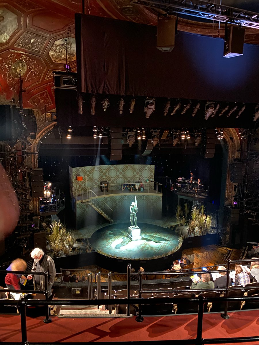 ColgateWBB's tweet photo. We had an awesome time on in NYC today seeing @carolinewestend! 

Love the opportunity to create memories (and dress up nice 💁‍♀️) https://t.co/WnHgZNx67K