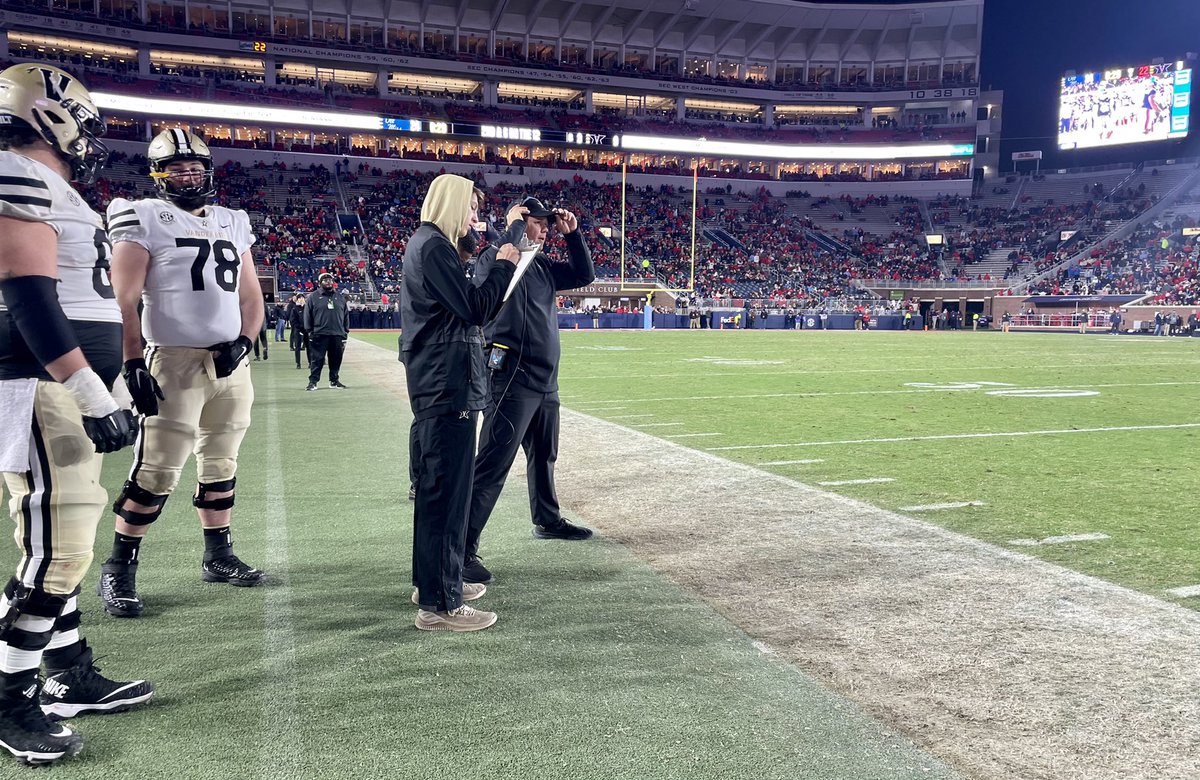 AJ Blazek tweet media