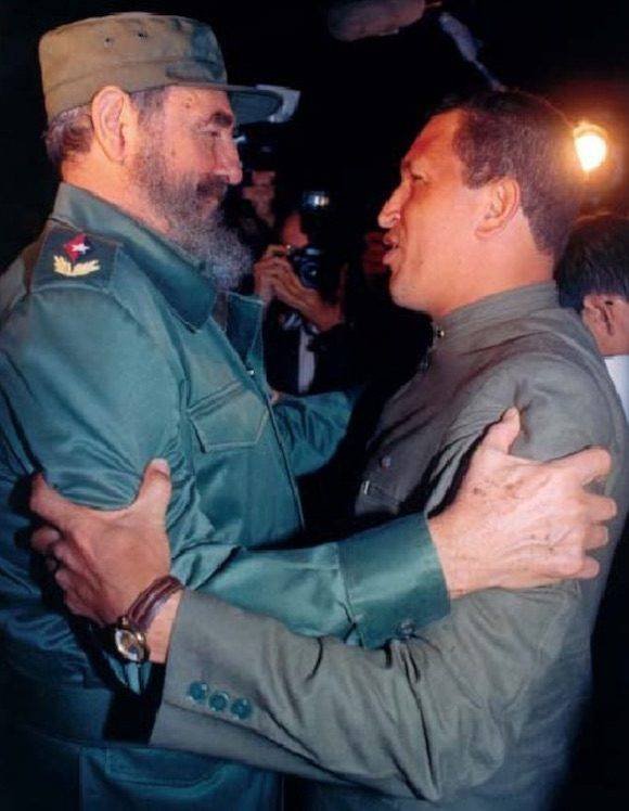 @DiazCanelB @NicolasMaduro Muchas razones para estar feliz este domingo!

Es un noviembre en el que Chávez y Fidel estarán orgullosos de sus pueblos.

Vivan #Venezuela 🇻🇪 y #Cuba 🇨🇺 Carajo!
#MEGAELECCION2021
#DeZurdaTeam