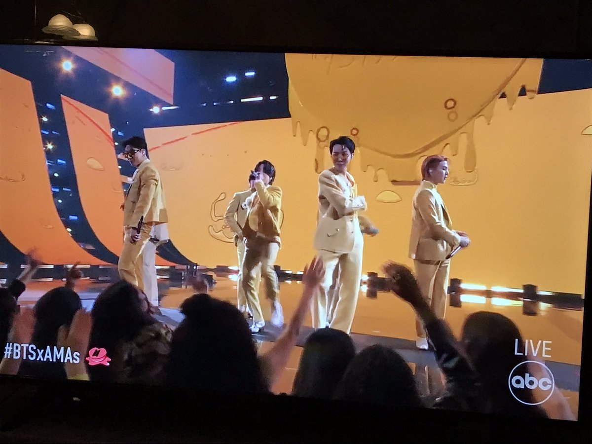 DanceCompDad's tweet image. Possibly the worst lip syncing since Mothra vs Godzilla… #AMAs