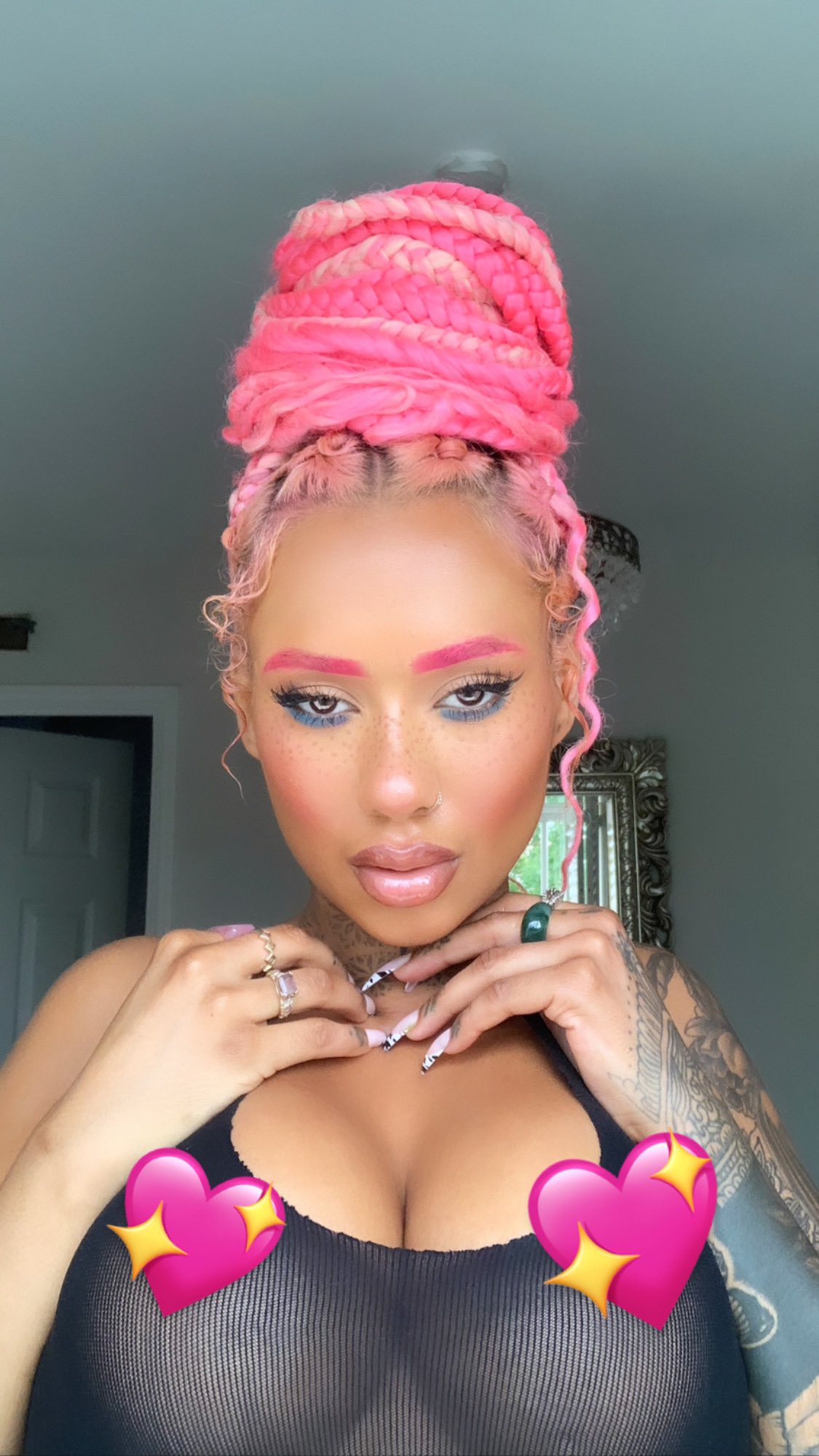 Free subscription on my only fans.. get with it 👊🏽 https://t.co/2HzGldMsbk