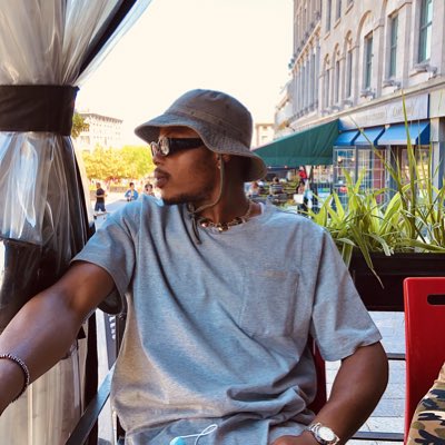 CaZeimo's tweet photo. #NouvellePhotoDeProfil https://t.co/kRjlI89KLq