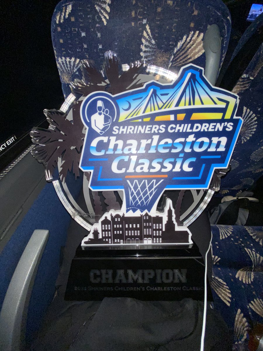 Jmamba3's tweet photo. Words can’t describe how much the support means. Bona nation, we’re coming home!!🤎🤍🙏🏽🏆 https://t.co/r8H64DG7B2