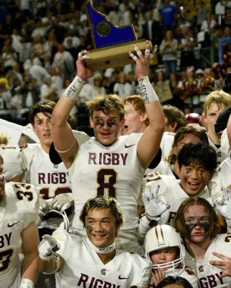 nield_hunter's tweet photo. Grateful to be able to be apart of such a special team surrounded with great people! Thank you to my coaches,family,and friends that have gotten me to where I am today. 2021 STATE CHAMPIONS🎱💍 @RHSTrojanFB #builtnotborn https://t.co/8RQhwLhQlS