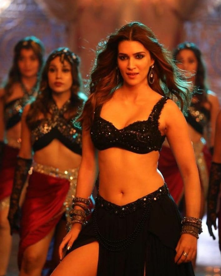 kritigreatsanon's tweet photo. #Bansuri ๐ฅ๐ฅโค๏ธ
#KritiSanon #HumDoHamareDo #Hot #dance #Movies #slaying #moves #goodmorning #kritithegreatsanon
@kritisanon https://t.co/iYlTpzwm8H