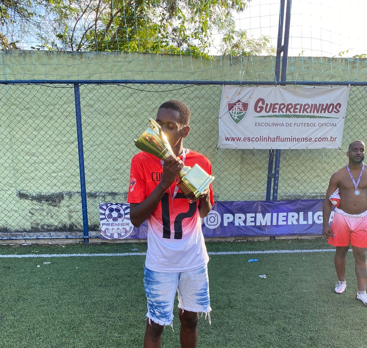 Luizinh08557658's tweet photo. O tal do camisa 17 primeiro de muitos com essa camisa
#avantecolorado ♥️🏆 https://t.co/U5vFU4h9Ex