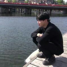 _taetbh's tweet photo. aquí tranqui esperando el live de bangtan. @BTS_twt https://t.co/M2Dcl9Xprd