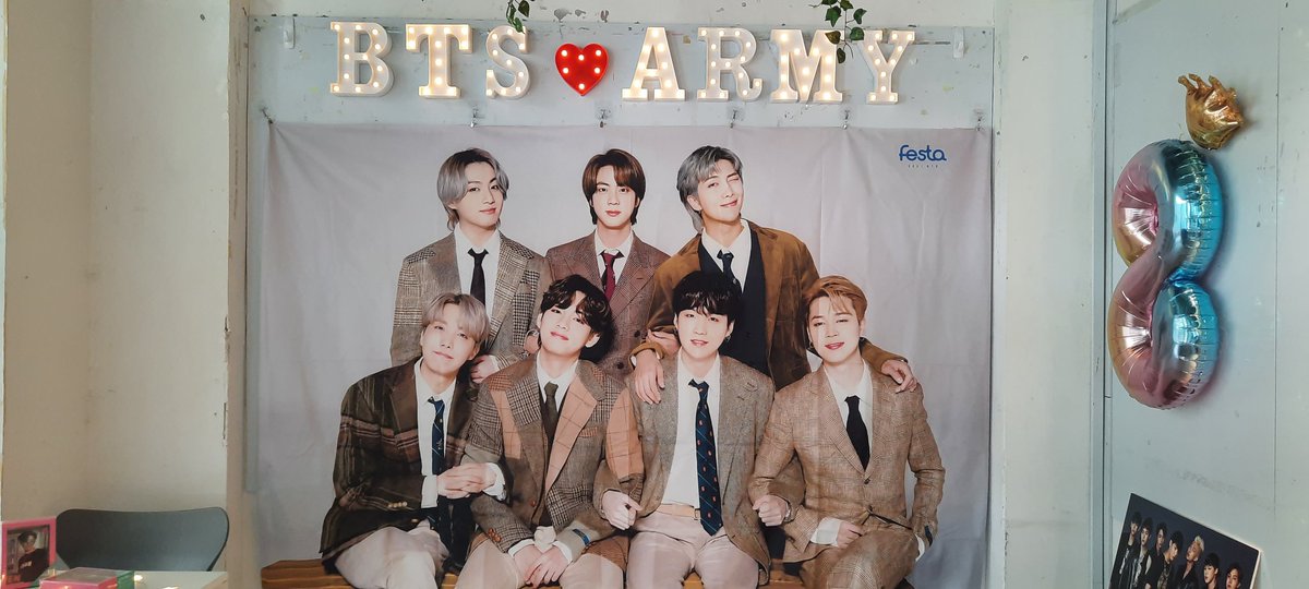 bangtanqueenSG's tweet photo. #8ToInfinitywithBTS Day 1 is now open! Congratulations @BTS_twt for winning the 3 awards in #AMAs #BTSxAMAs https://t.co/TMb4VPuTwN