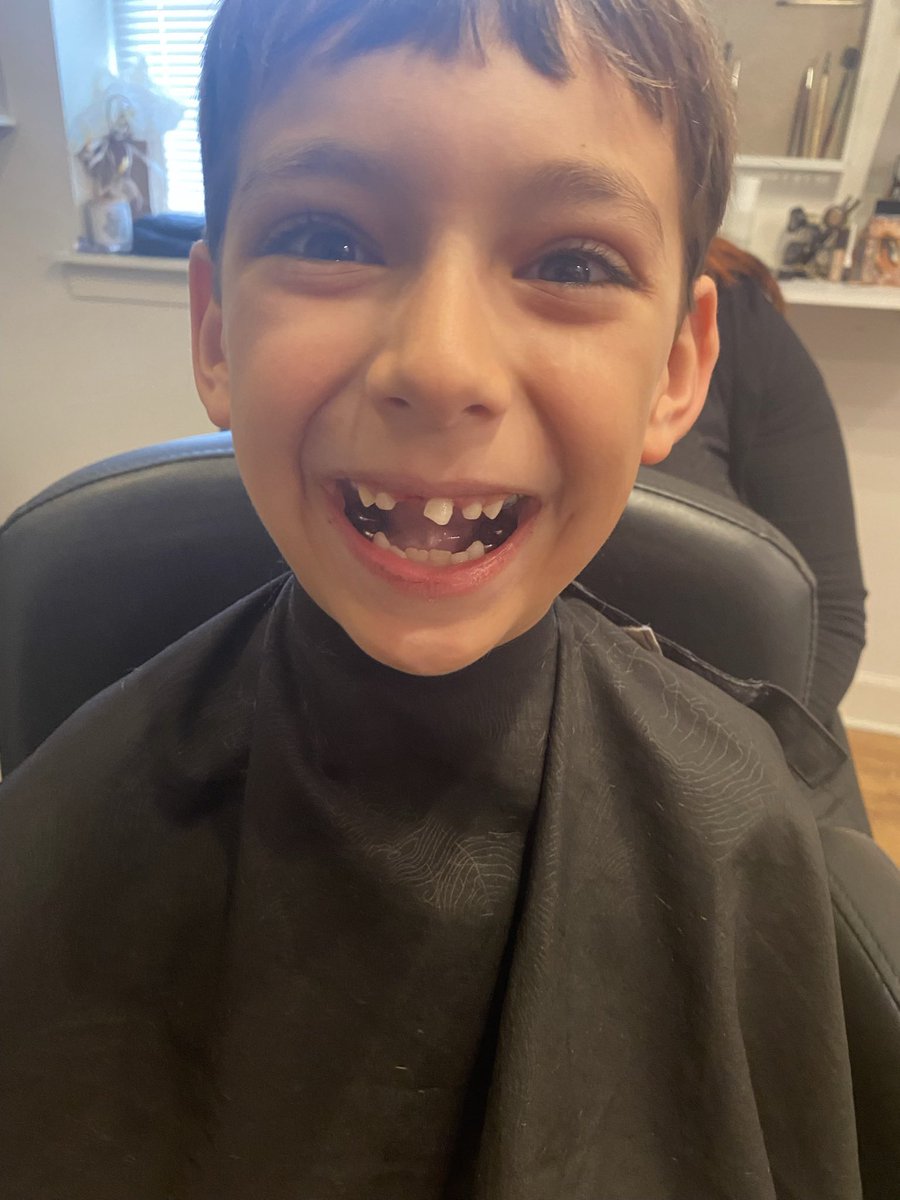Megan_Watson55's tweet image. In 24 hours my tiny human has lost his  two front teeth! Cue the music: “All I want for Christmas is my two front teeth!” Tooth fairy has been super busy at our house!!!! #toothfairy #twofrontteeth #boymom #myboy #tooth