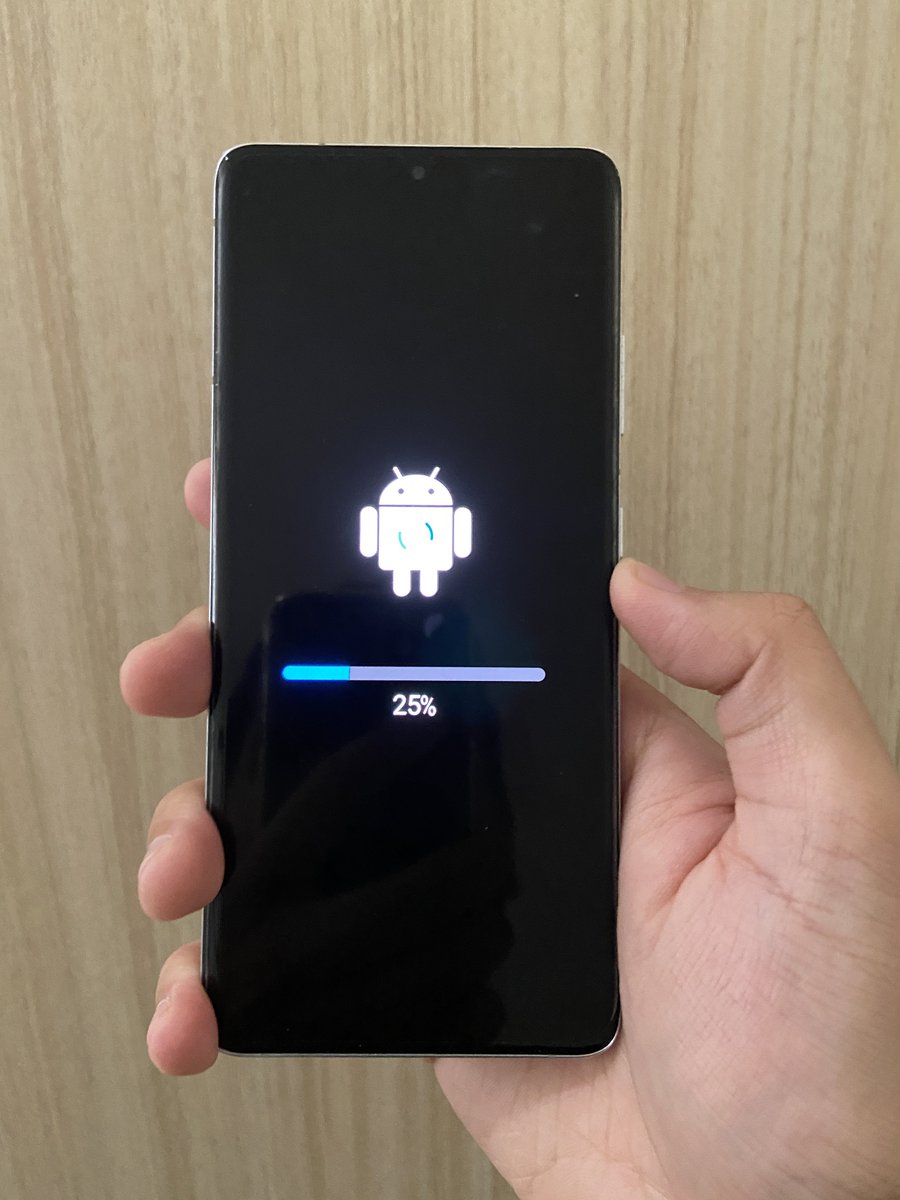 sondesix's tweet photo. Unpopular opinion:
Updating an Android phone is more of a fun experience than updating an iPhone.

Just a little thing, but yeah… https://t.co/kO2Yc4fAEO