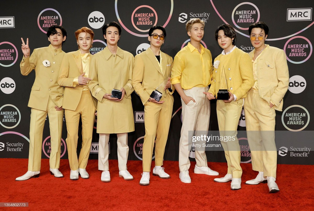 tanniegallery's tweet photo. 221121 BTS at the AMAs
cr: Getty Images 

#BTSxAMAs https://t.co/VSE9QaVrrk