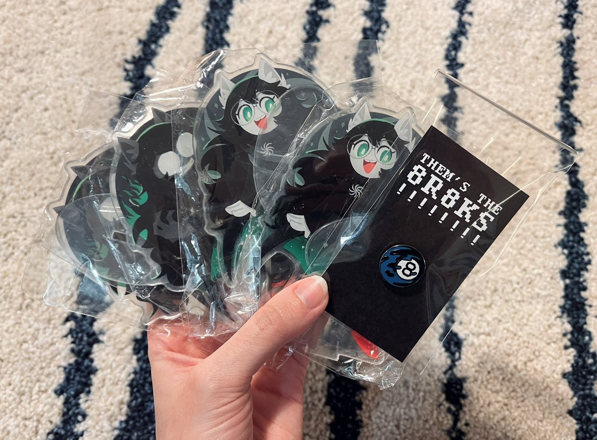 *crawling out of my cave* i have a few extra jades and a random pin i found, i’ll be putting them up on my store around 10am PT tuesday 11/23! (US + canada shipping only for now sry 😔)
courtdraws.bigcartel.com