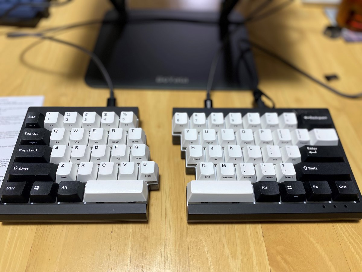 ShinsukeSutou's tweet photo. あと新しいキーボード（BARROCO MD600v3）が急にDVORAK入力になって焦った…Fn＋Tabなんてうっかり打ち間違いそうなやつにそんな割り当てせんでくださいよ…（マニュアル探した） https://t.co/BTkSefnNXY