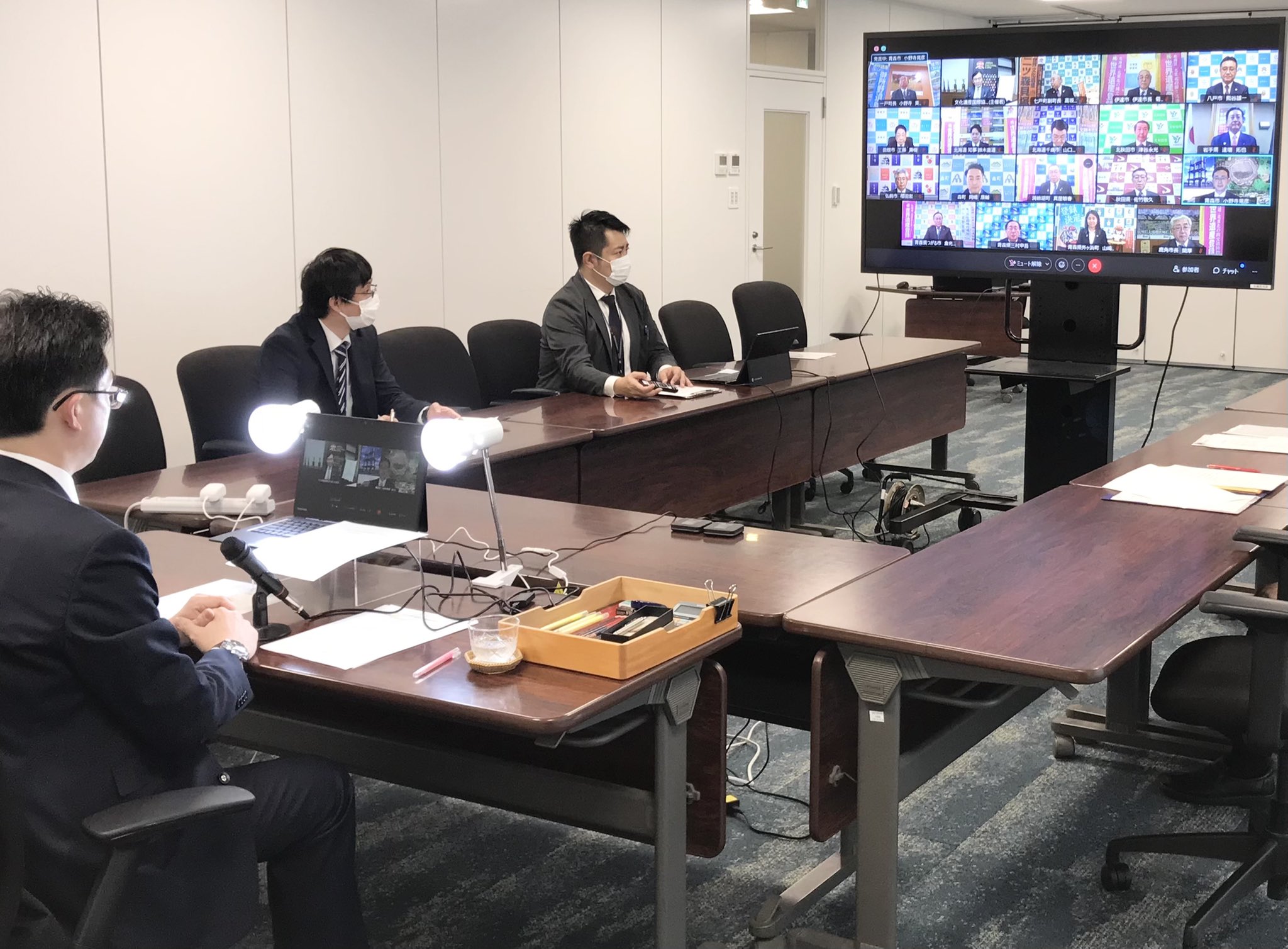 小野寺あきひこ 青森市長 北海道 北東北の縄文遺跡群 世界遺産登録記念式典 ユネスコからの認定書交付を受け オンラインで都倉俊一文化庁長官から祝意の後 三村青森県知事 達増岩手県知事 佐竹秋田県知事など17首長と共に御礼 三内丸山遺跡と小